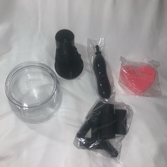 Makeup Brush Cleaner and Microcleanser - Picture 2 of 2